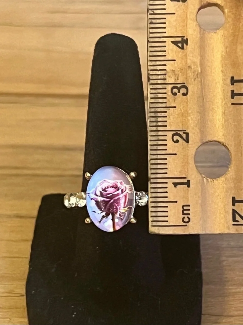 Gold Tone Fashion Ring with Purple Rose Cabochon Size 5.5-NWOT